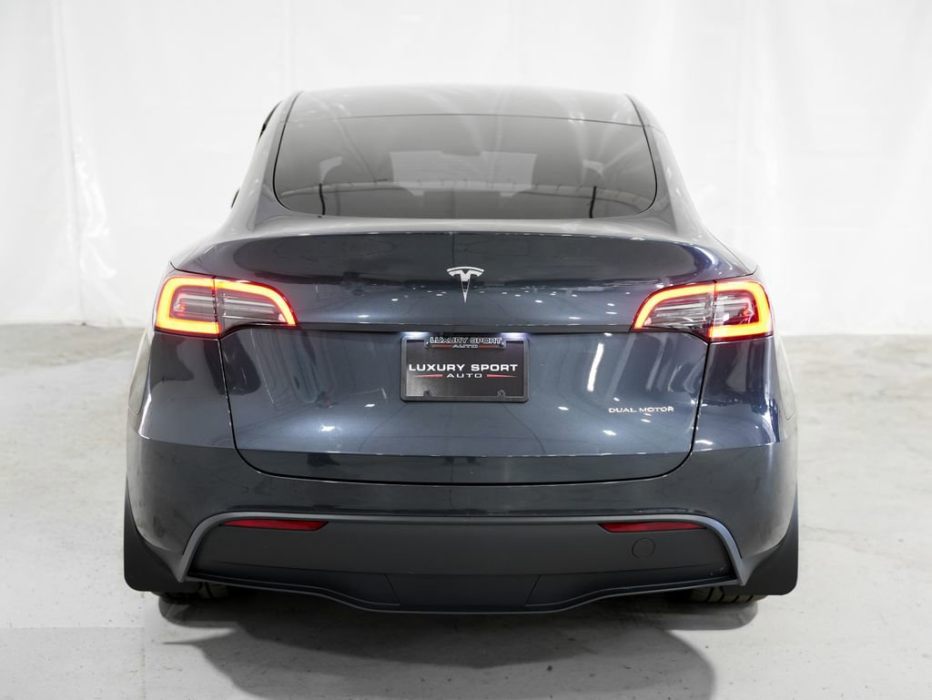 Used 2024 Tesla Model Y Long Range AWD/4WD image 4