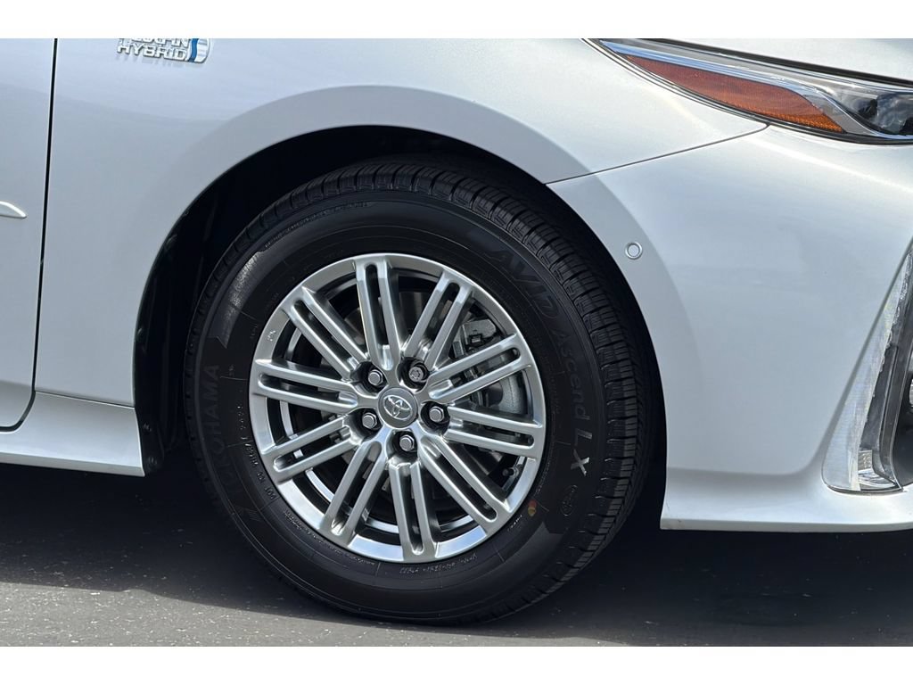 Certified 2021 Toyota Prius Prime Limited FWD image 32