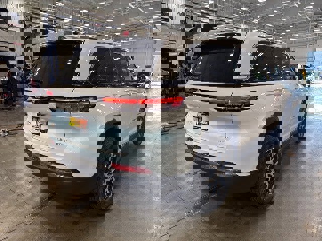 New 2025 Jeep Grand Cherokee Limited w/ Trailer Tow Package image 6