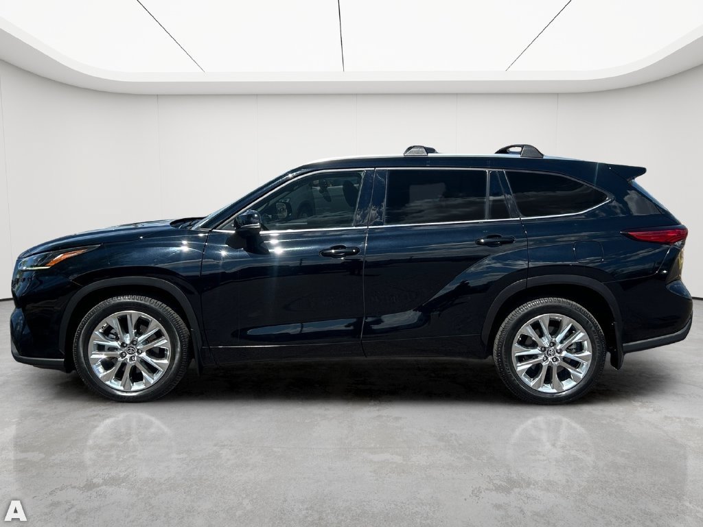 Used 2021 Toyota Highlander Limited AWD/4WD image 3
