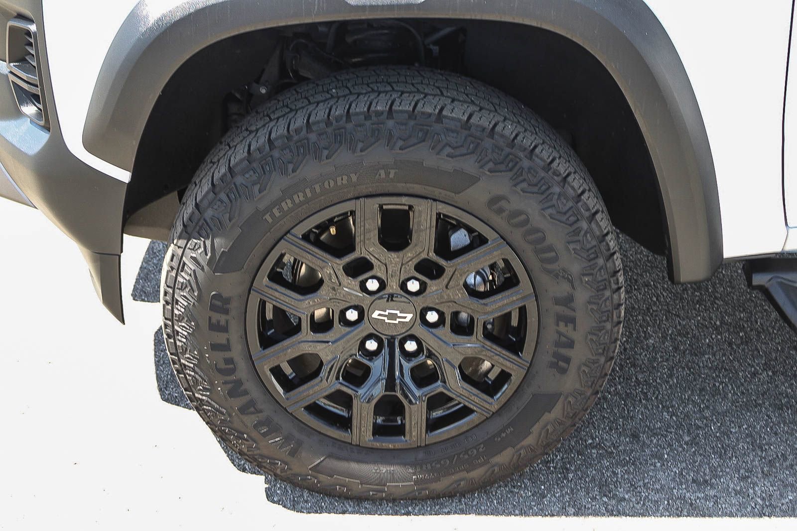 Used 2024 Chevrolet Colorado Trail Boss w/ Technology Package image 5