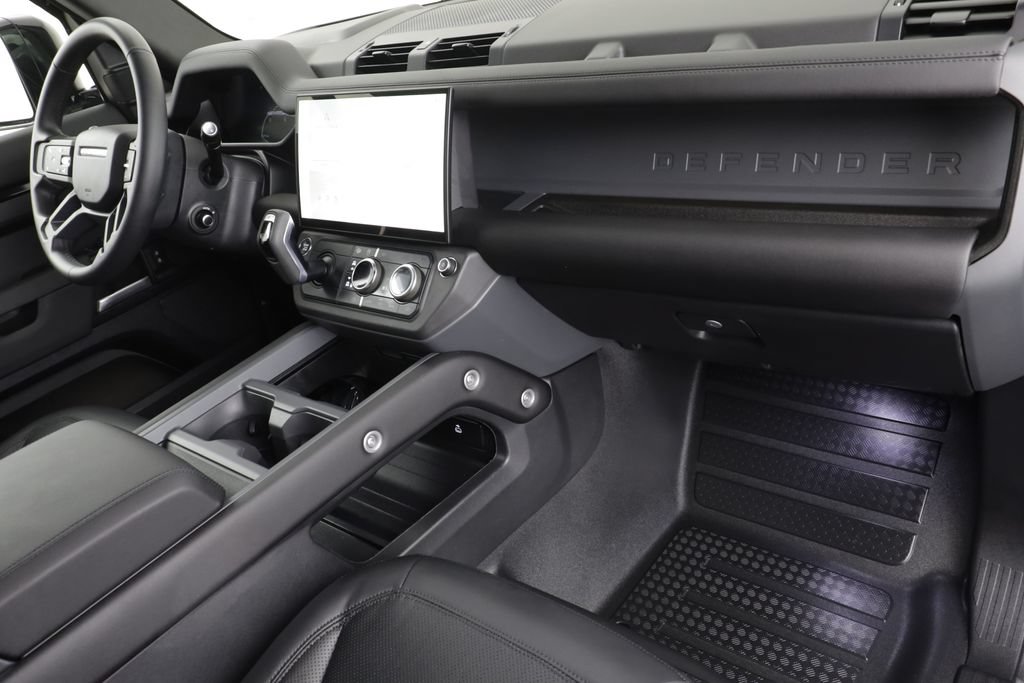 Certified 2026 Land Rover Defender 110 X-Dynamic SE AWD/4WD image 21