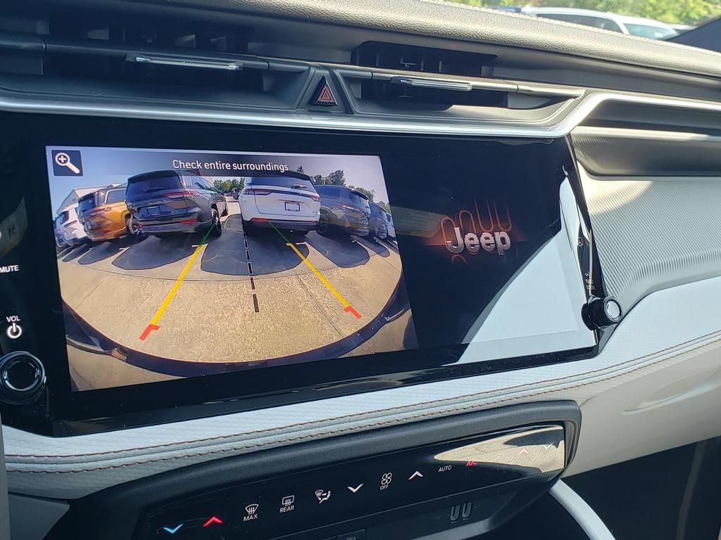 New 2026 Jeep Cherokee Limited AWD/4WD image 13