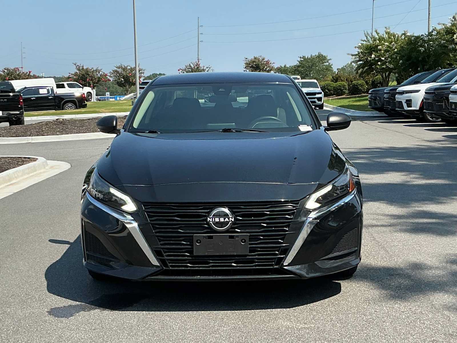 Used 2024 Nissan Altima 2.5 SV AWD/4WD image 8