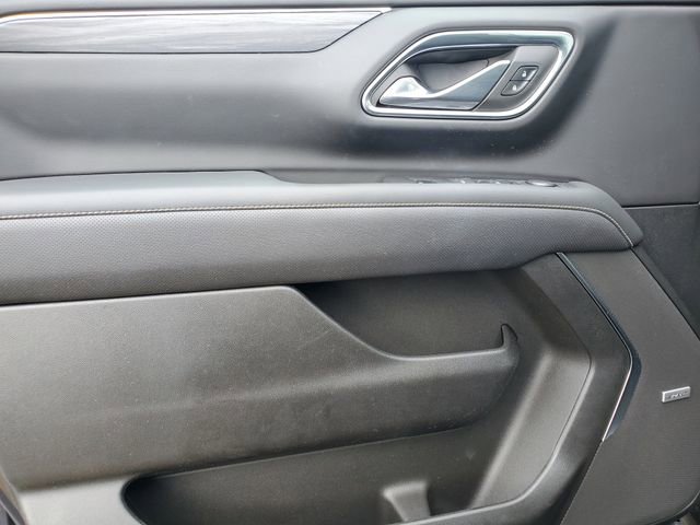 Used 2023 GMC Yukon SLT w/ SLT Luxury Package image 19