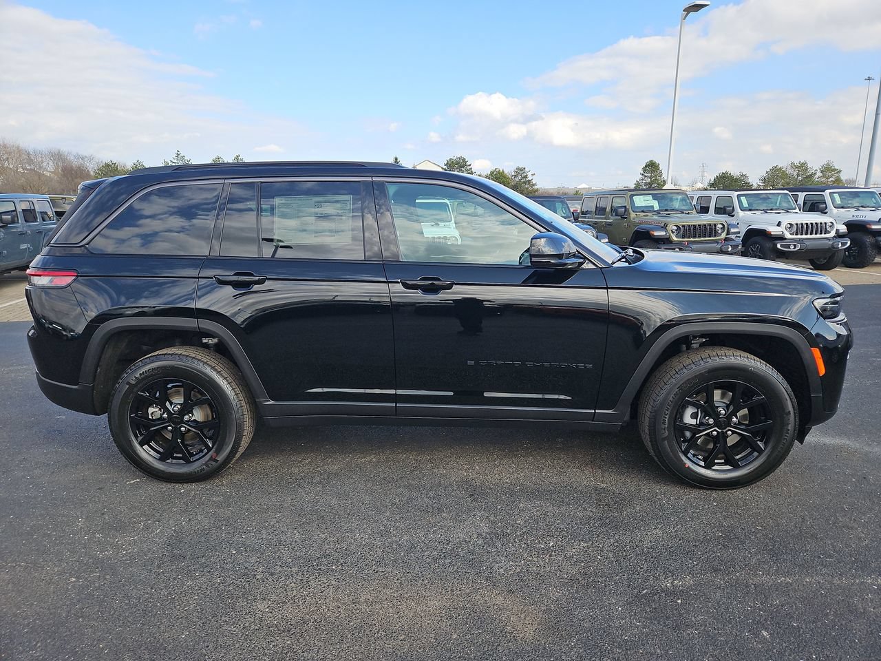 New 2026 Jeep Grand Cherokee Altitude AWD/4WD image 8