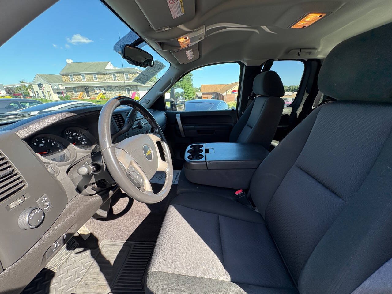 Used 2011 Chevrolet Silverado 3500 LT AWD/4WD image 10