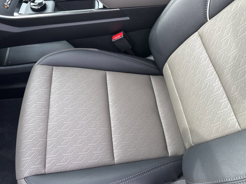 New 2026 Chevrolet Equinox LT w/ Convenience Package II image 4