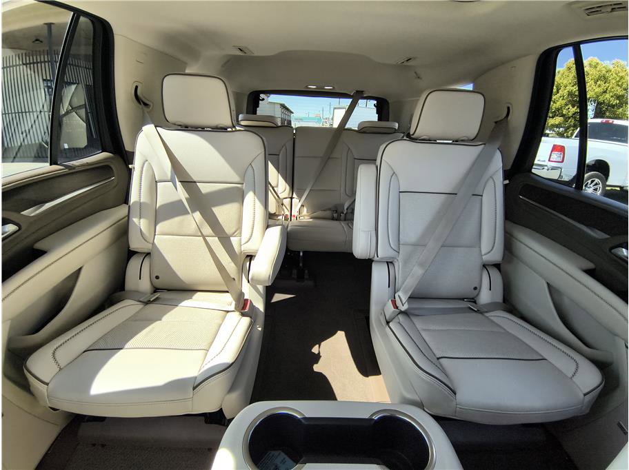Used 2021 GMC Yukon Denali w/ LPO, Illumination Package image 7