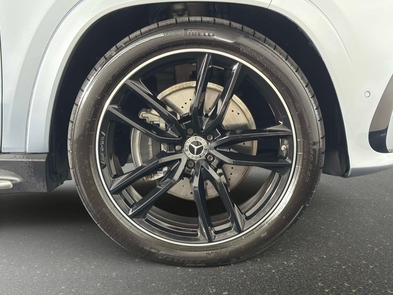 Used 2025 Mercedes-Benz GLS 580 4MATIC image 21