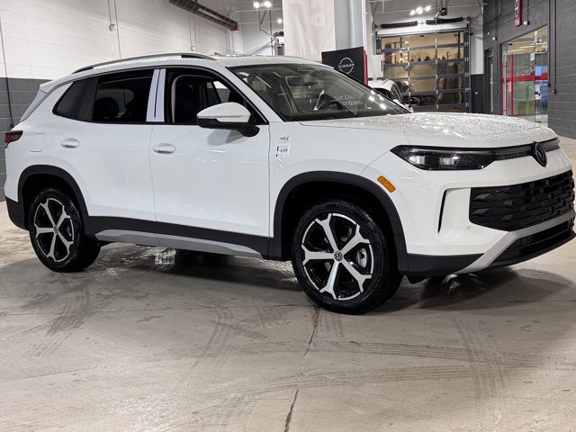 New 2026 Volkswagen Tiguan SE image 1