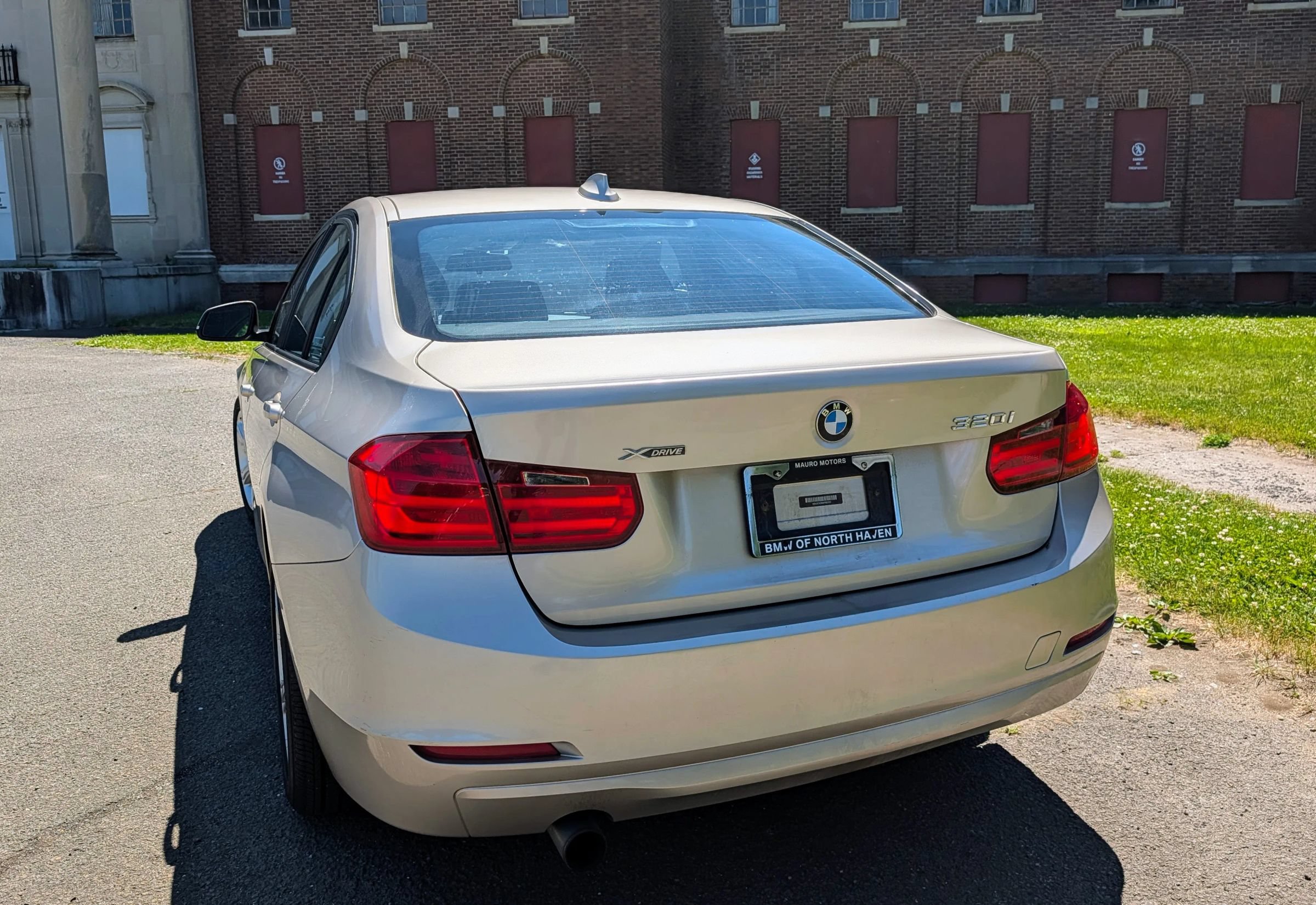 Used 2013 BMW 320i xDrive Sedan AWD/4WD image 3