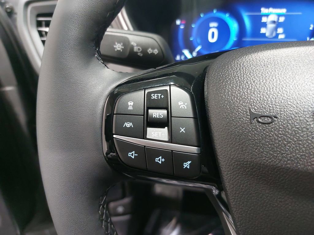 Used 2022 Ford Escape Titanium w/ Class II Trailer Tow Package image 17