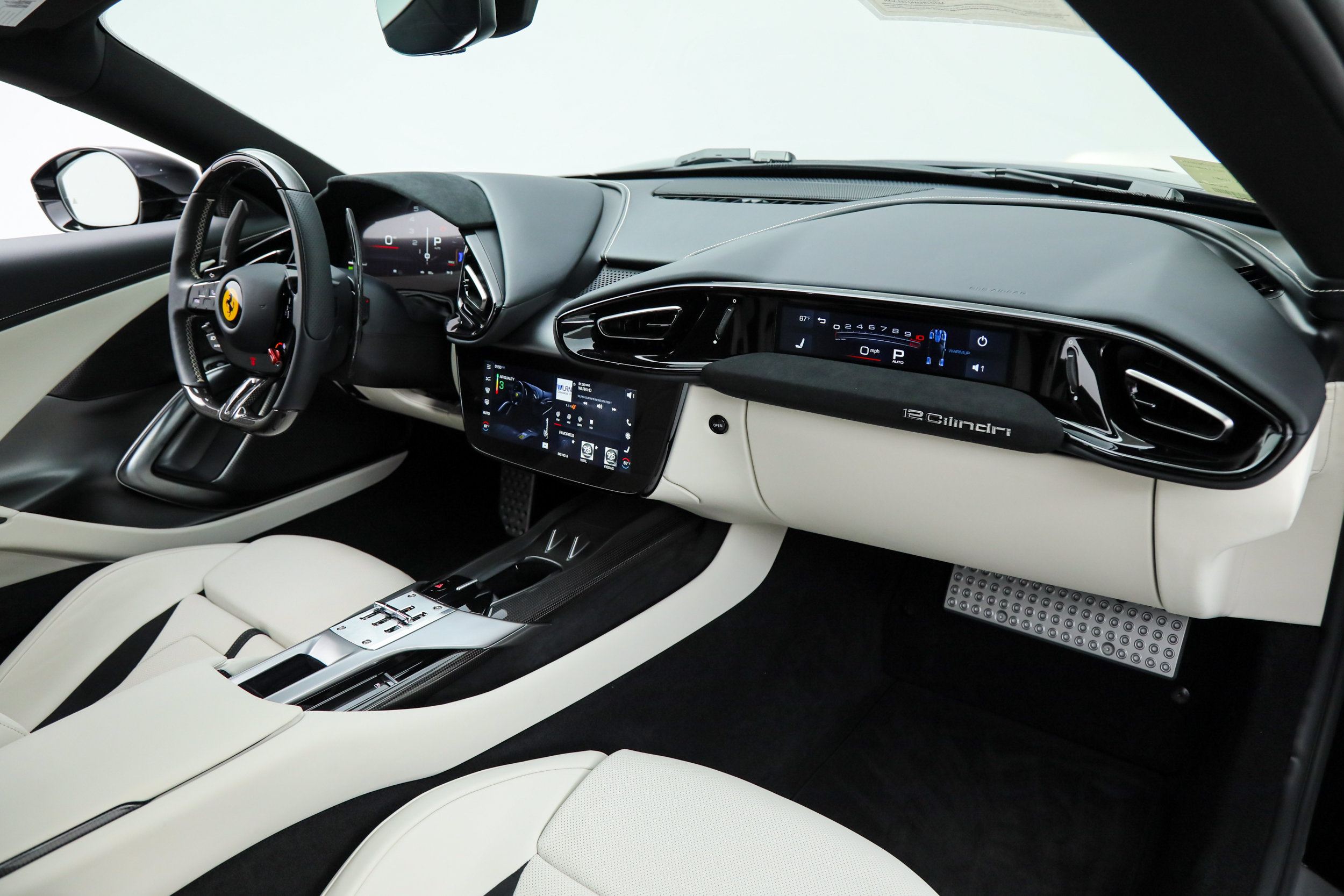 Certified 2025 Ferrari 12Cilindri RWD image 23