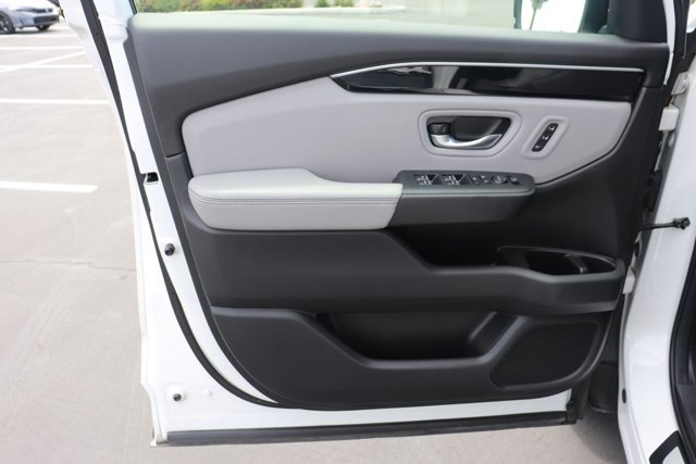 Certified 2024 Honda Pilot Touring image 9