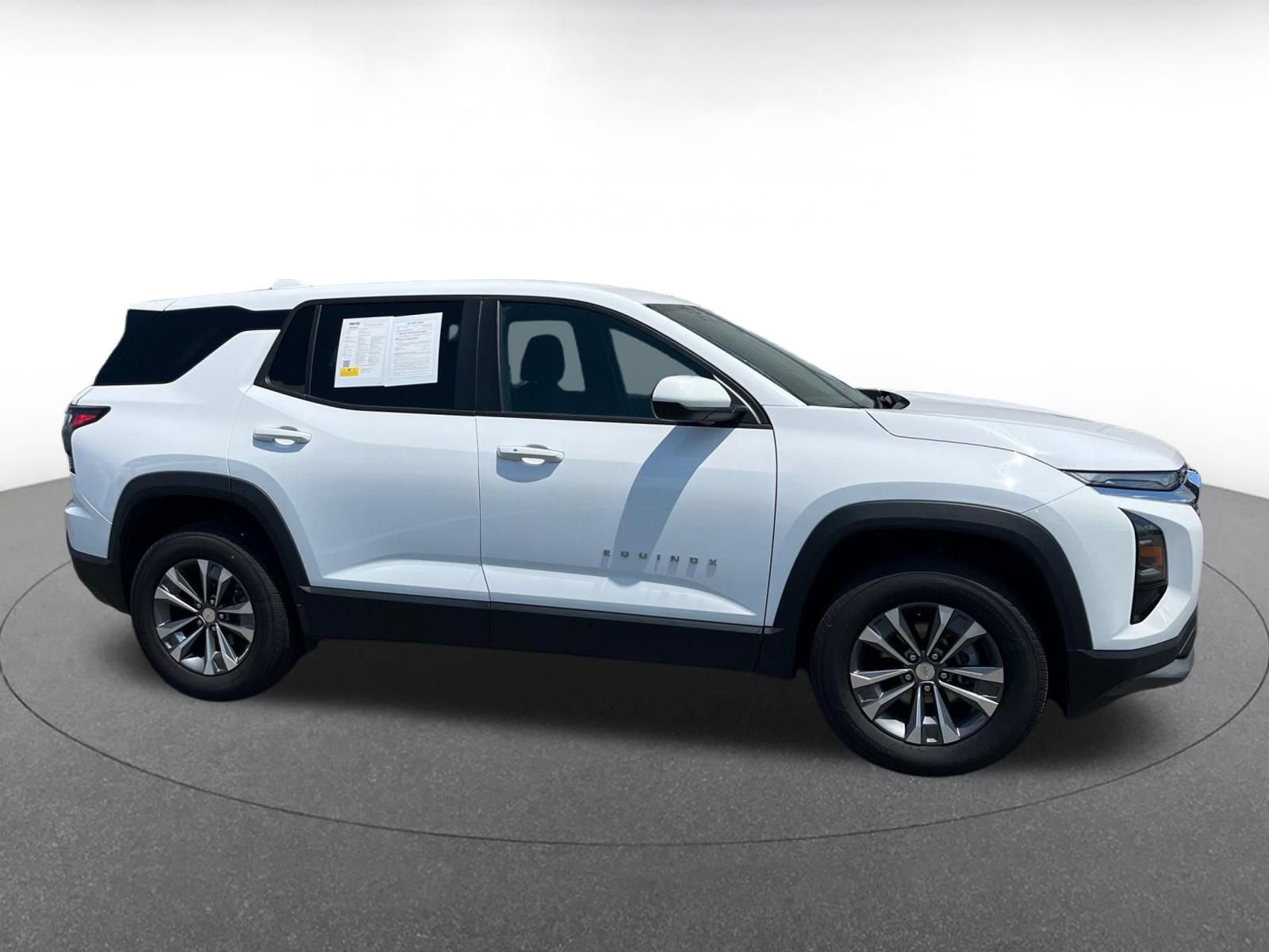 Used 2025 Chevrolet Equinox LT FWD image 15