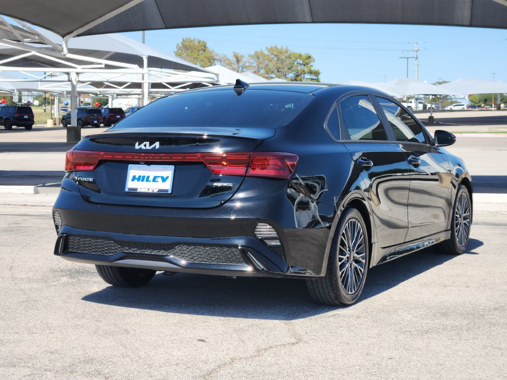 Used 2023 Kia Forte GT-Line w/ GT-Line Premium Package FWD image 5