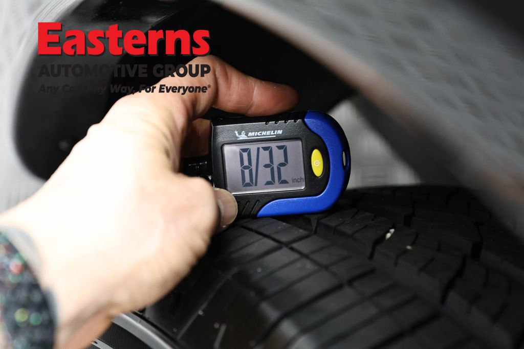 Used 2024 Nissan Armada SL w/ Captain's Chairs Package image 31