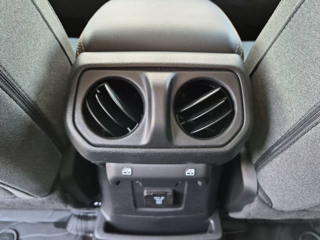 Used 2024 Jeep Wrangler Unlimited Sahara w/ Technology Group AWD/4WD image 23