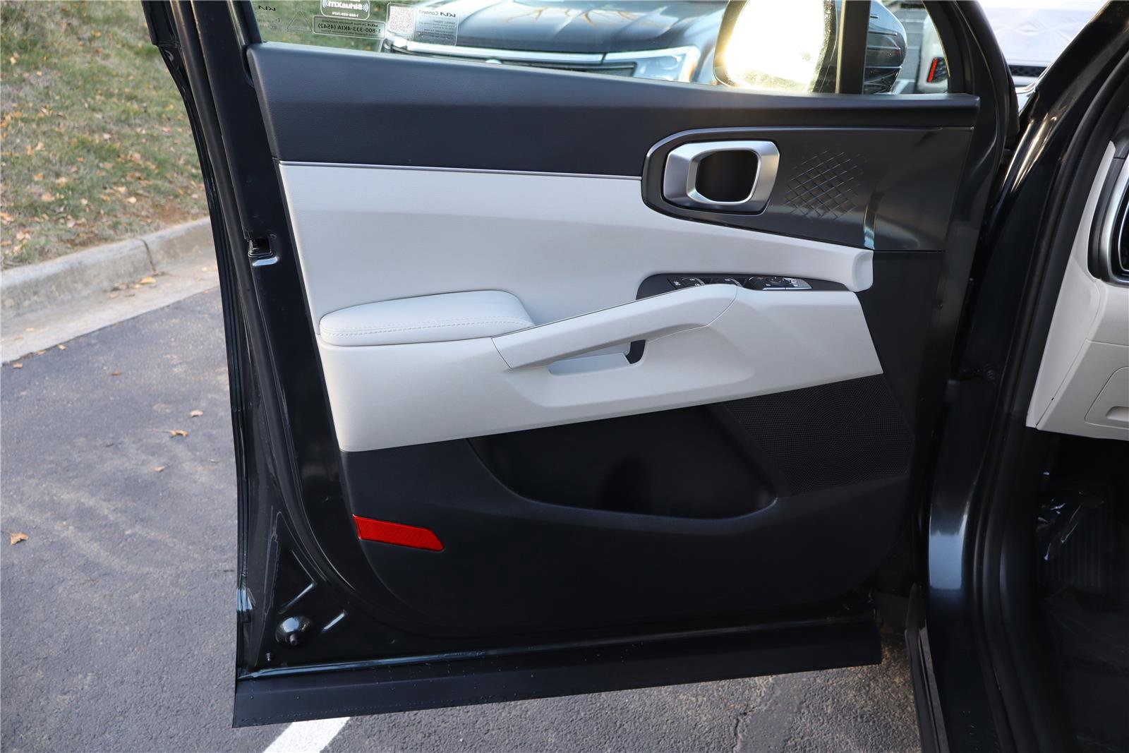 Certified 2025 Kia Sorento S image 13