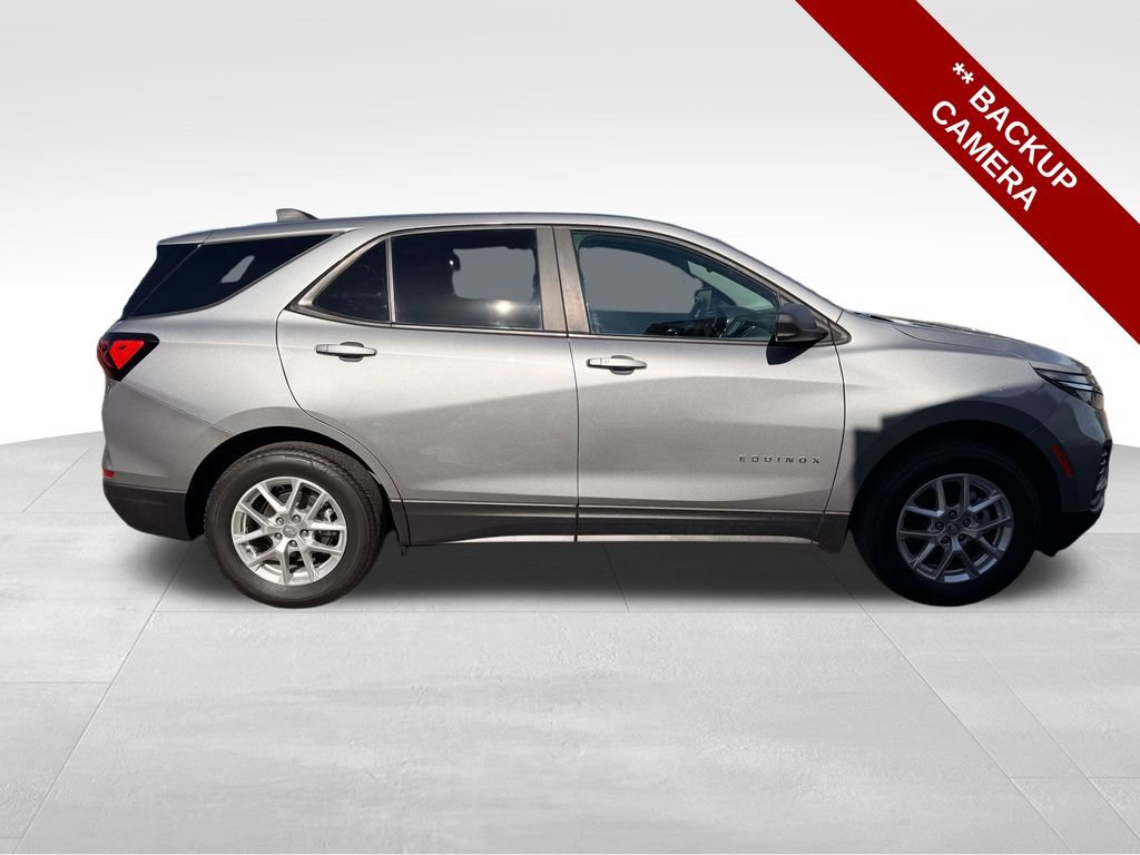 Used 2023 Chevrolet Equinox LS w/ LS Convenience Package AWD/4WD image 9