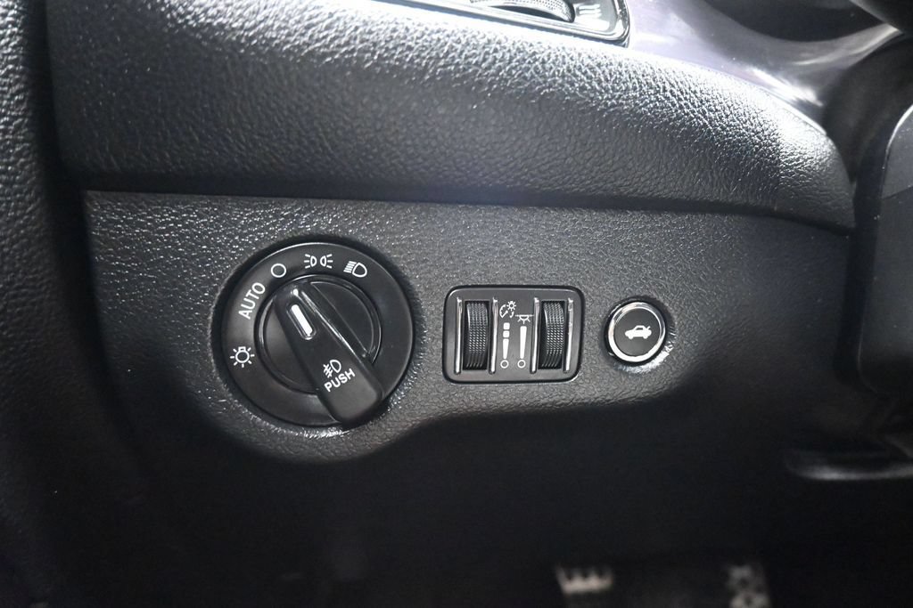 Used 2018 Dodge Challenger R/T Scat Pack RWD image 25