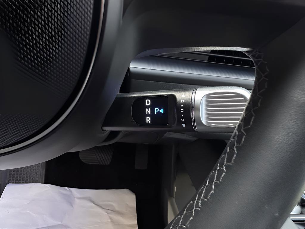 Used 2025 Hyundai Ioniq 6 SE image 18