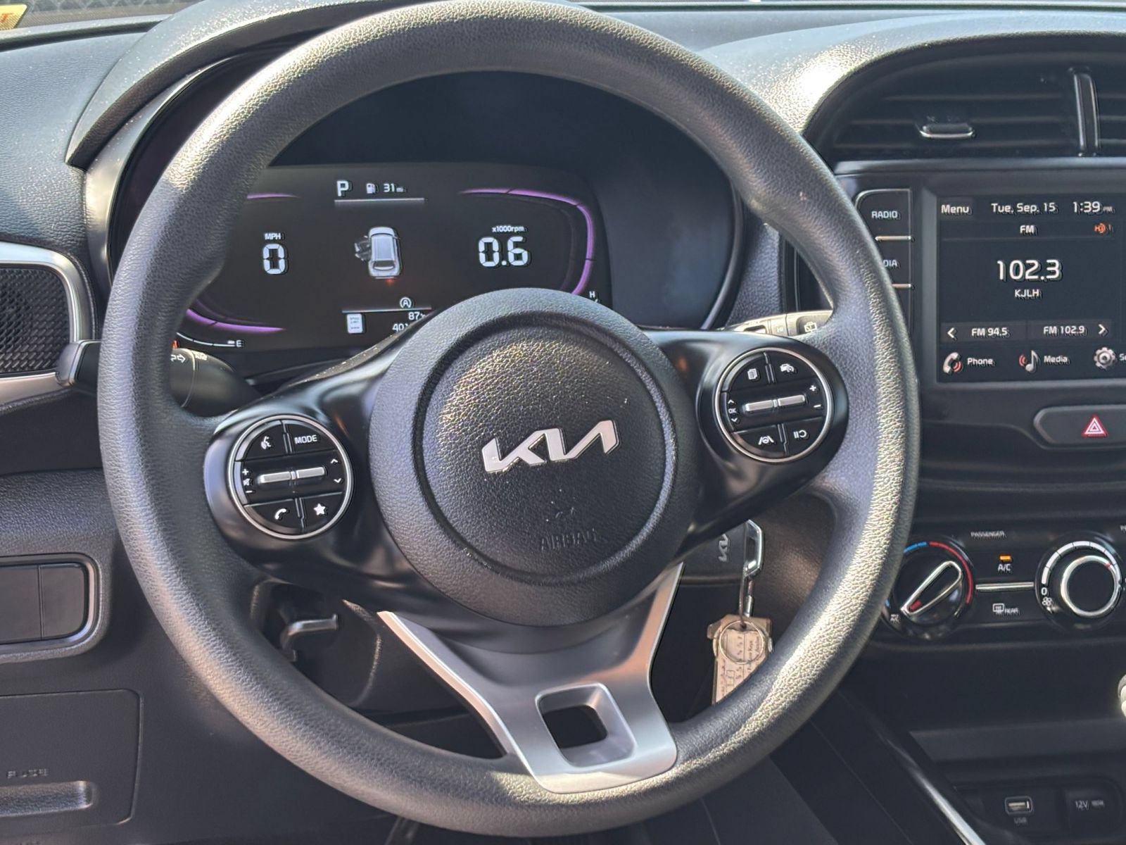 Used 2025 Kia Soul LX w/ LX Technology Package FWD image 27