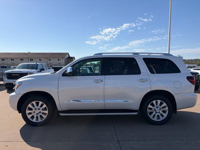 Used 2021 Toyota Sequoia Platinum AWD/4WD image 6