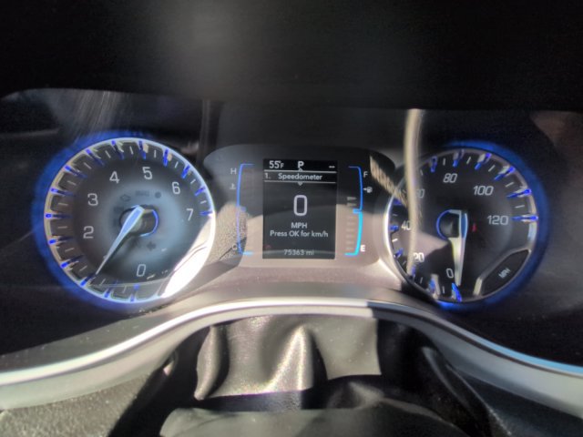 Used 2018 Chrysler Pacifica Touring Plus w/ S Appearance Package FWD image 19