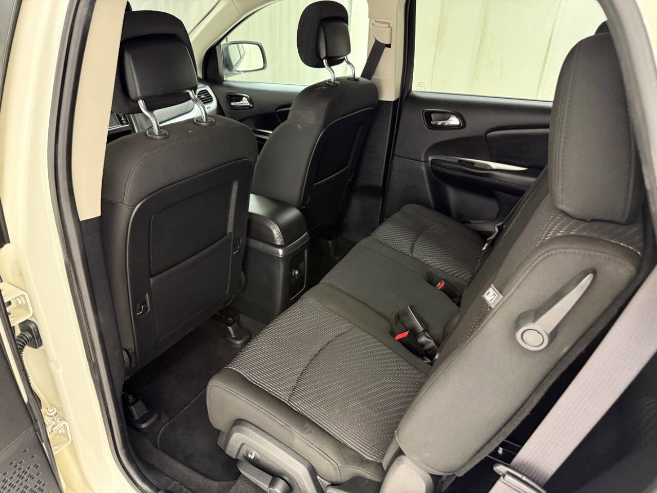 Used 2020 Dodge Journey SE w/ SE Popular Equipment Group FWD image 27