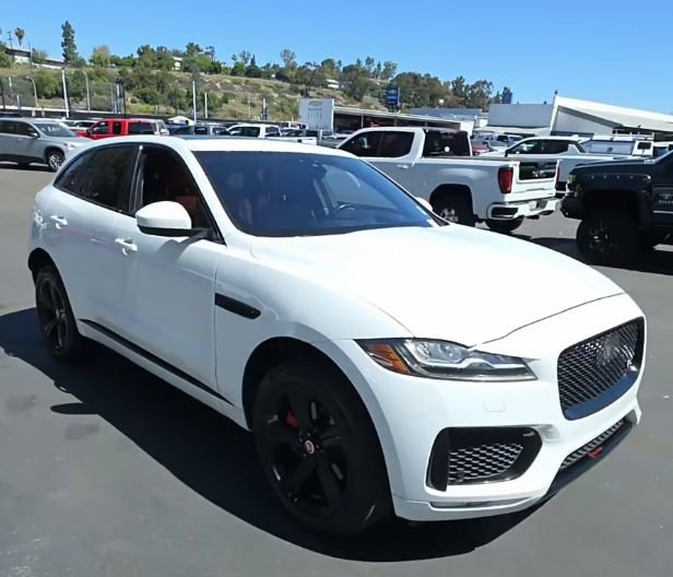 Used 2019 Jaguar F-PACE S image 4