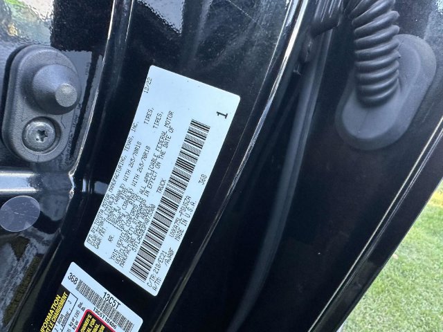 Used 2023 Toyota Tundra SR5 w/ SR5 Premium Package AWD/4WD image 32