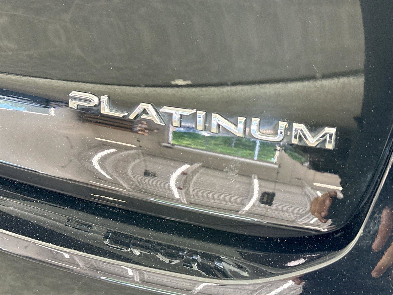Used 2024 Toyota Crown Platinum AWD/4WD image 15