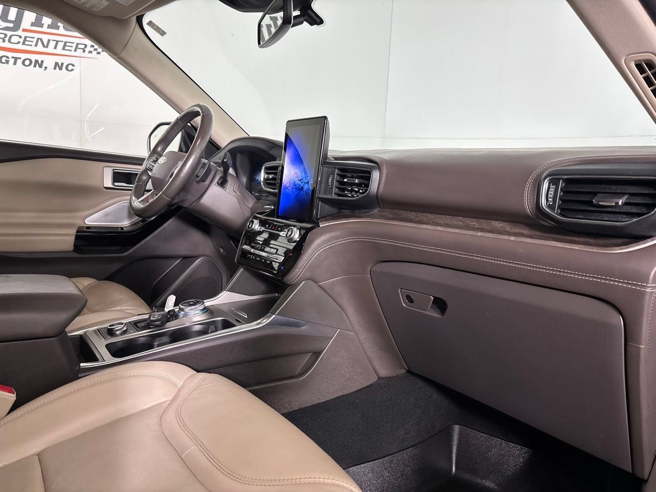 Used 2021 Ford Explorer Platinum w/ Equipment Group 601A AWD/4WD image 37