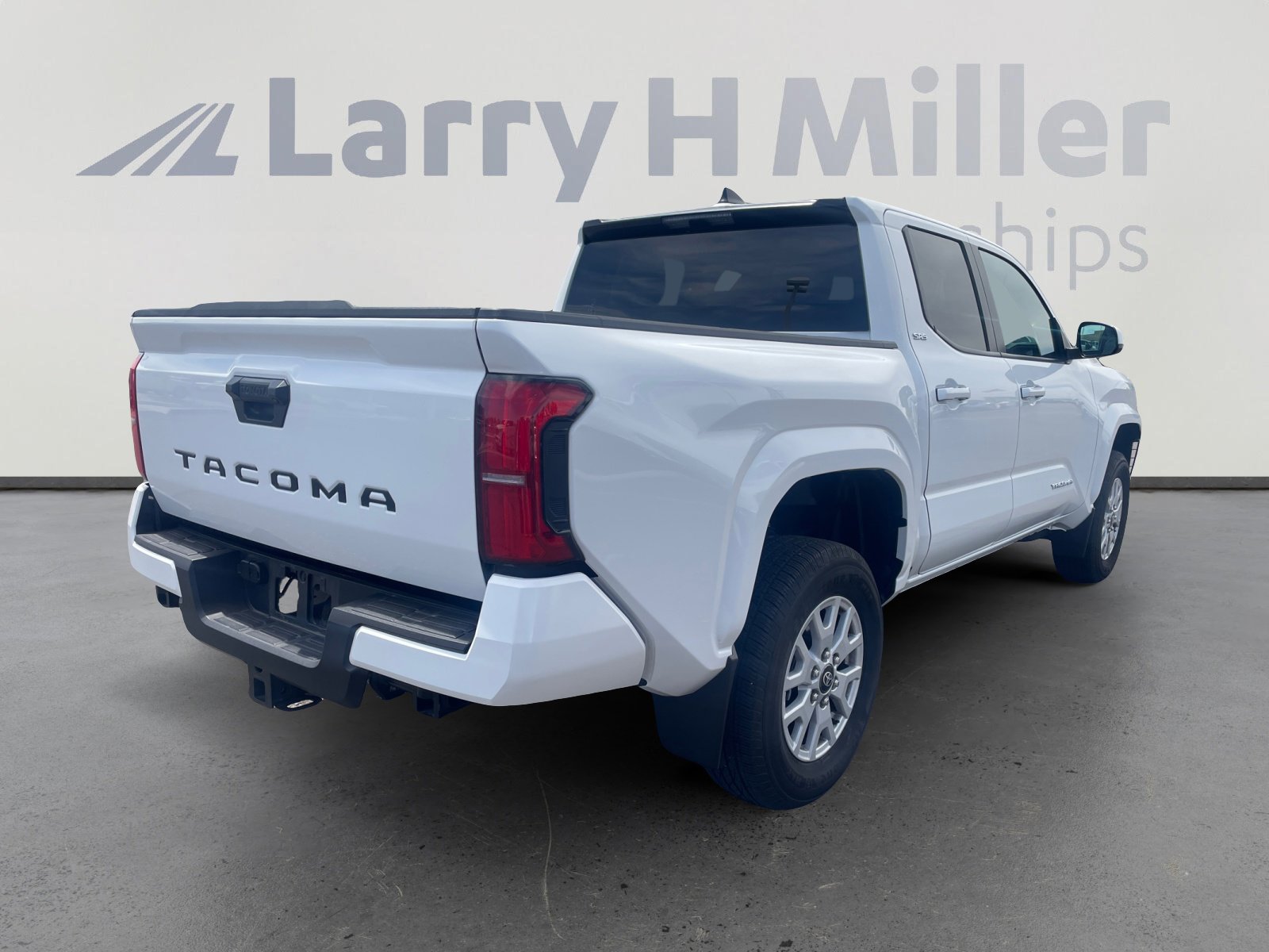 Certified 2024 Toyota Tacoma SR5 image 5