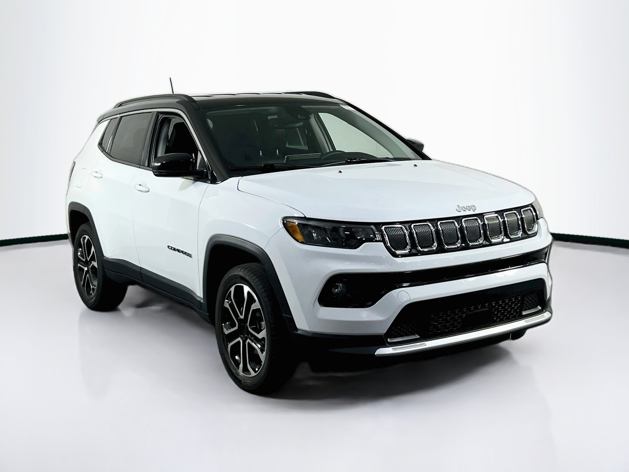 Used 2022 Jeep Compass Limited AWD/4WD image 3