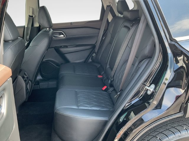Used 2021 Nissan Rogue Platinum AWD/4WD image 39