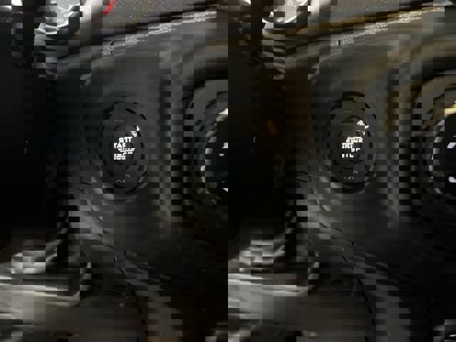 Used 2022 Jeep Gladiator Mojave w/ Cold Weather Group AWD/4WD image 17