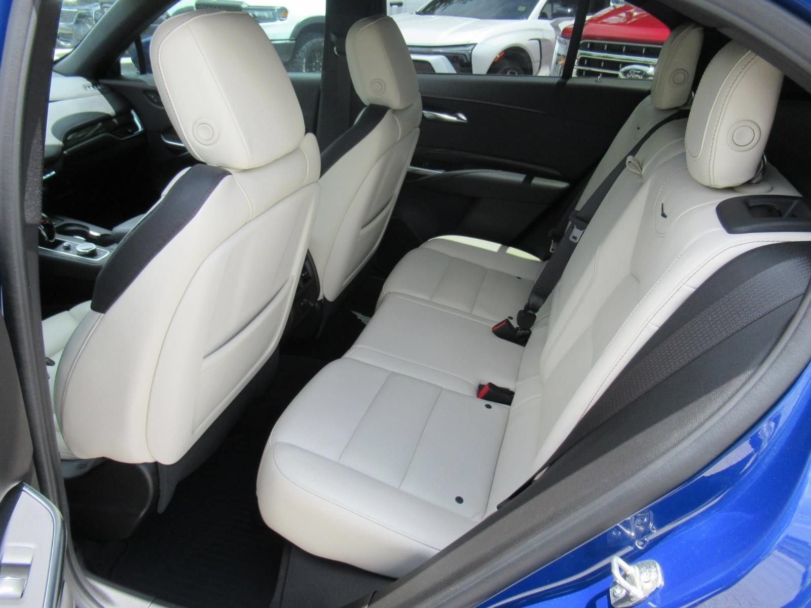 Used 2022 Cadillac XT4 Sport w/ Comfort Package FWD image 34
