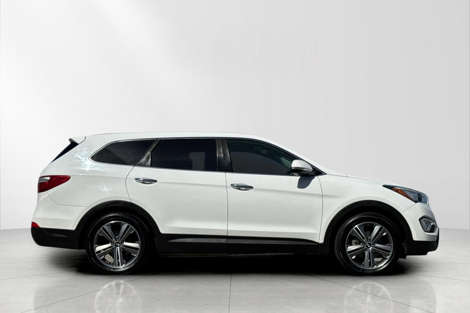 Used 2014 Hyundai Santa Fe GLS w/ Ultimate Package 06 FWD image 2
