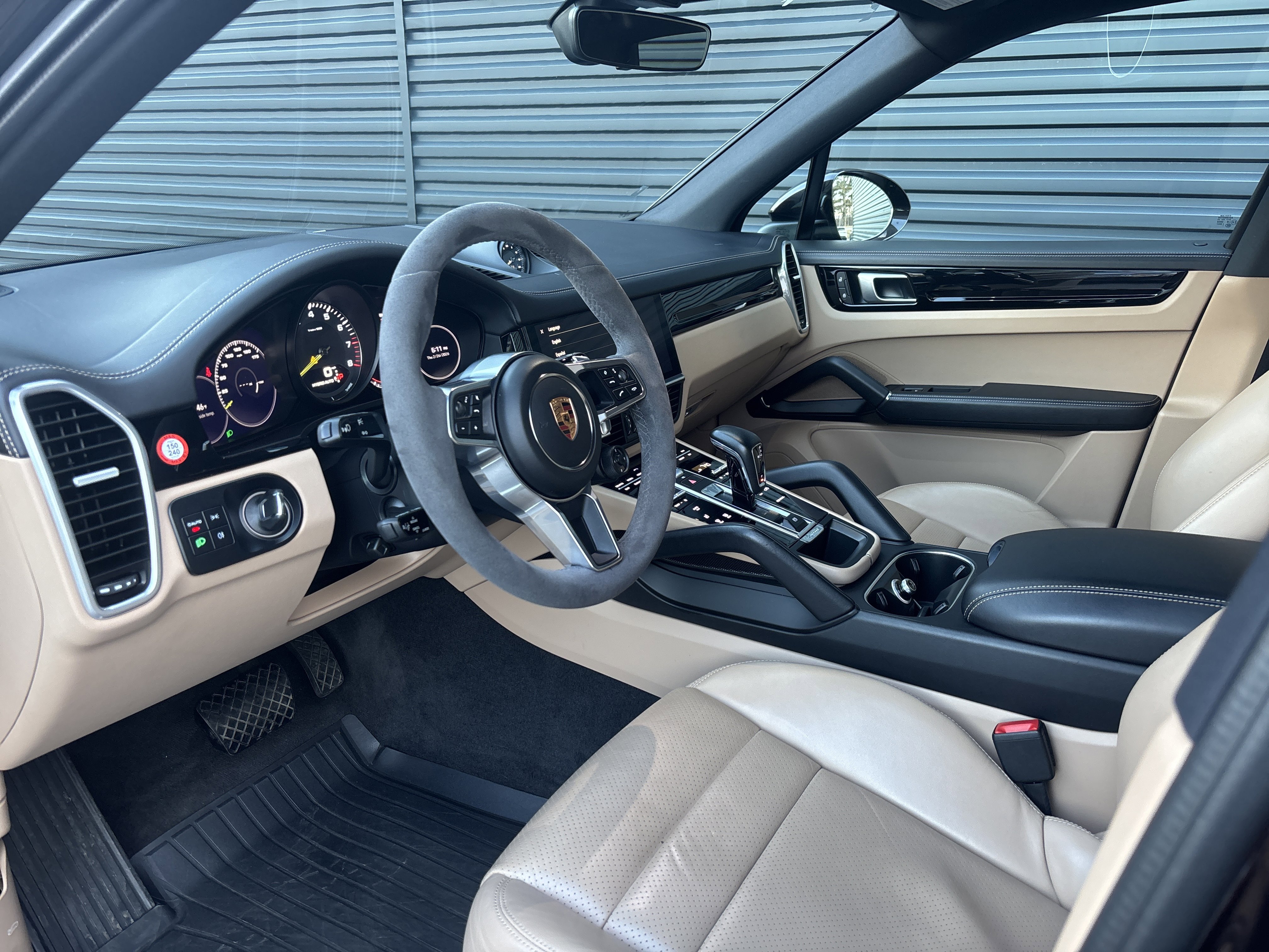 Certified 2022 Porsche Cayenne E-Hybrid image 13