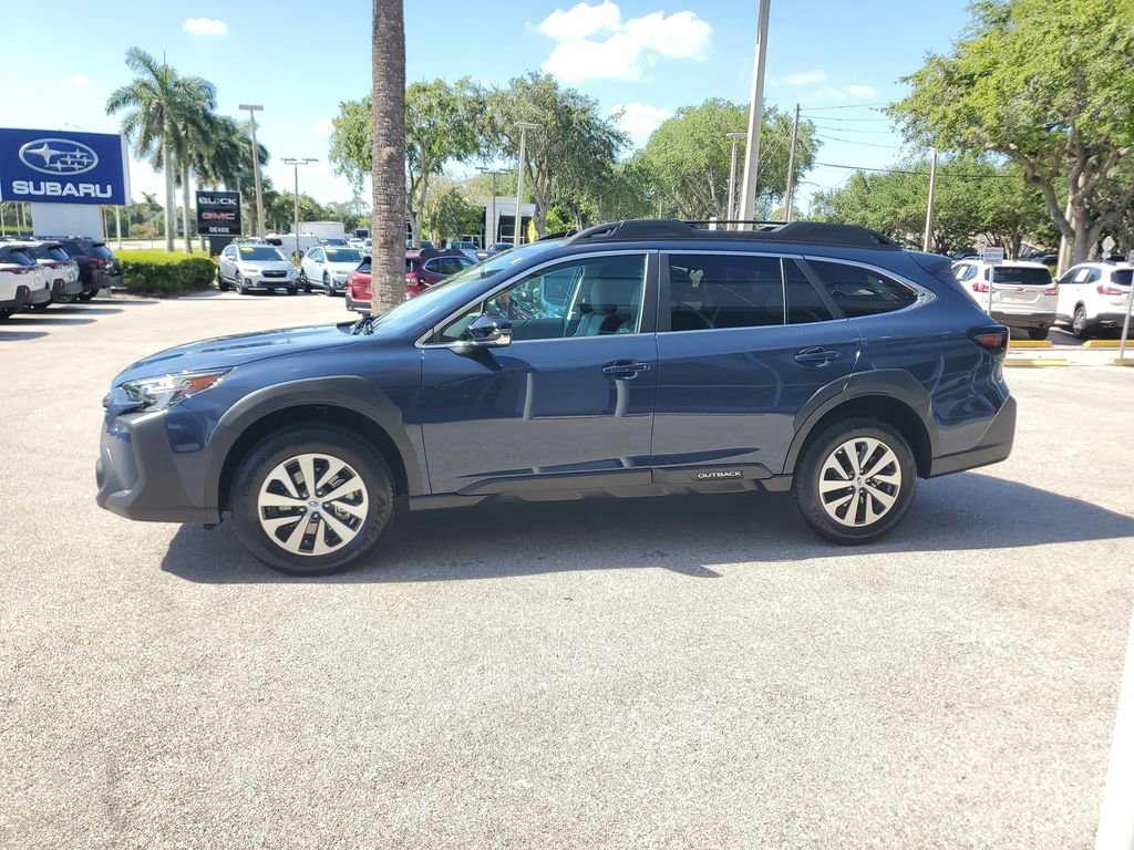 Used 2025 Subaru Outback Premium AWD/4WD image 2