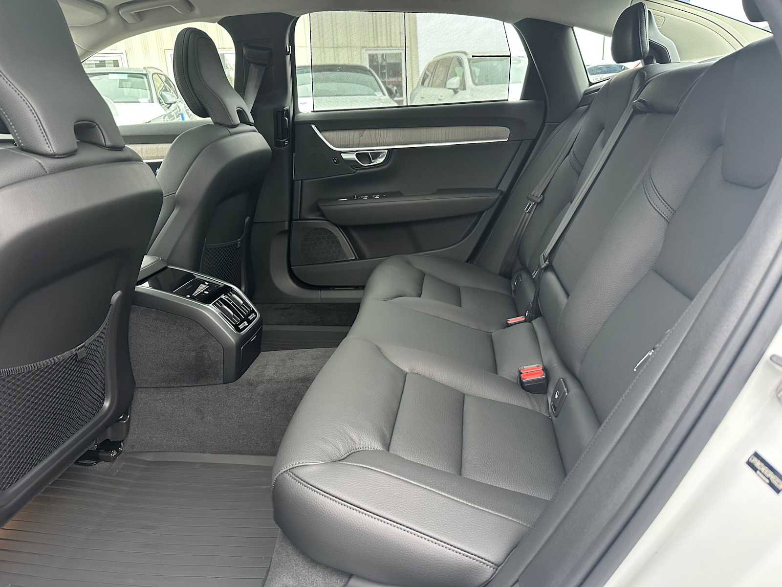 New 2025 Volvo S90 B6 Plus w/ Protection Package Premier image 15