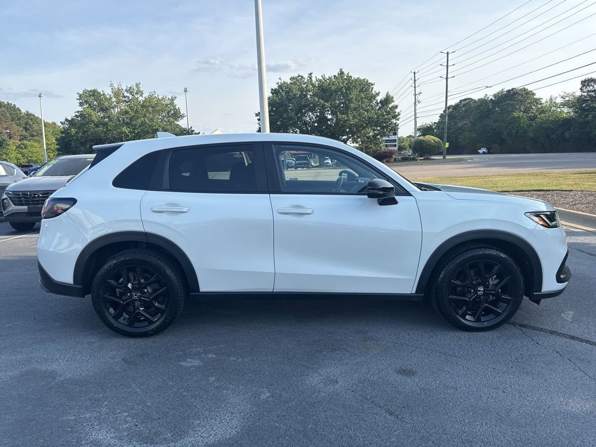 Used 2023 Honda HR-V Sport image 8
