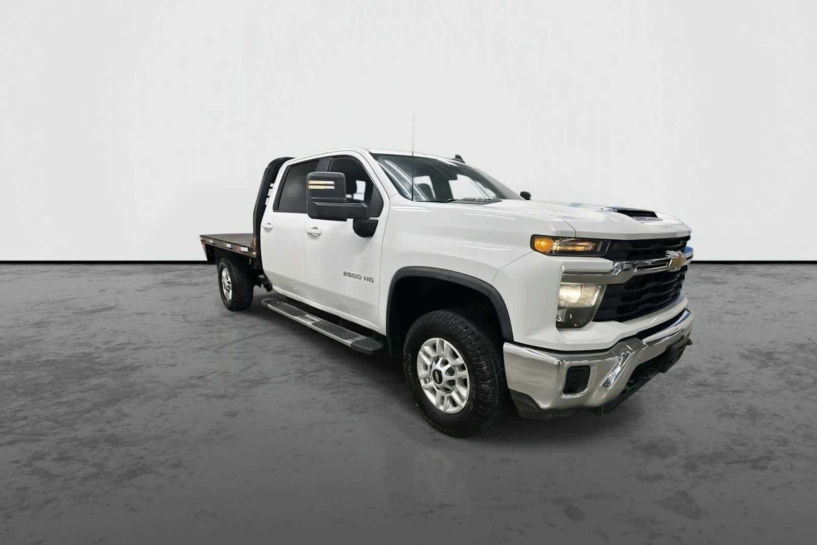 Used 2024 Chevrolet Silverado 2500 LT w/ Snow Plow Prep/Camper Package AWD/4WD image 5