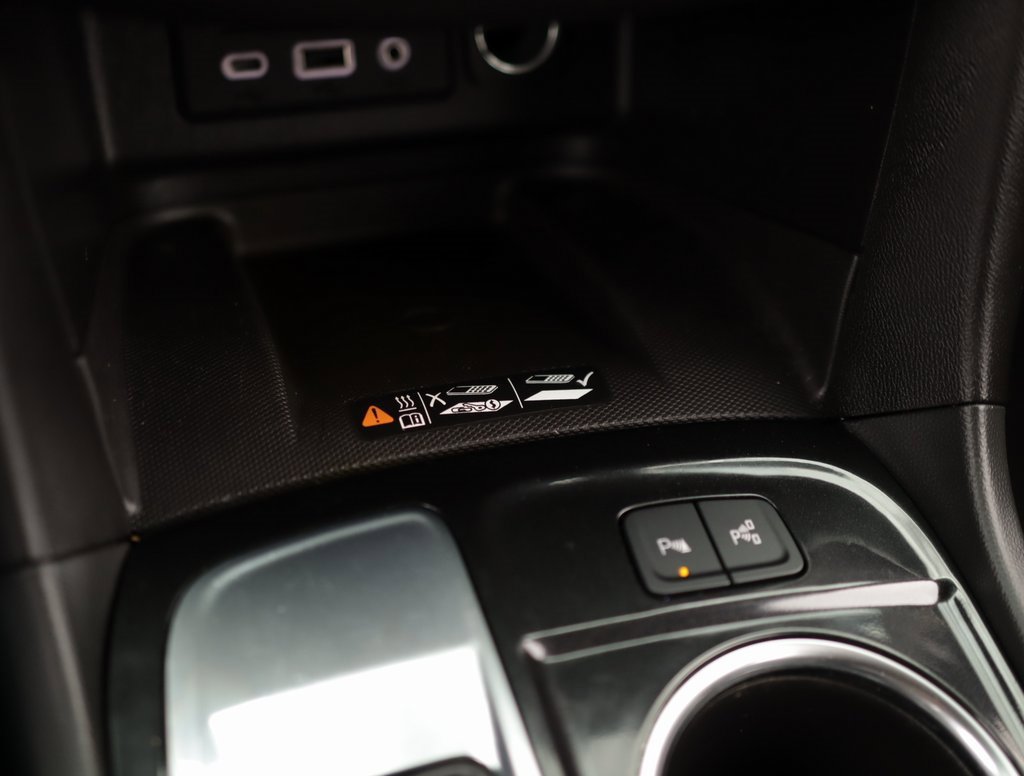 Used 2022 Chevrolet Equinox Premier image 16