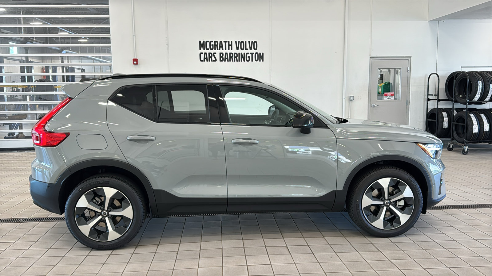 New 2026 Volvo XC40 B5 Plus w/ Protection Package Premier AWD/4WD image 4