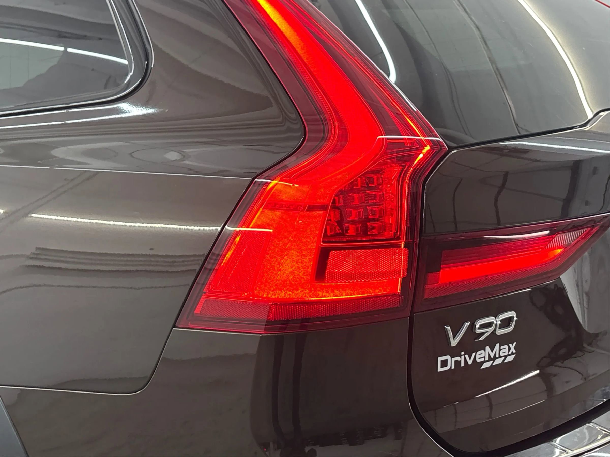 Used 2018 Volvo V90 T5 Cross Country w/ Convenience Package AWD/4WD image 35