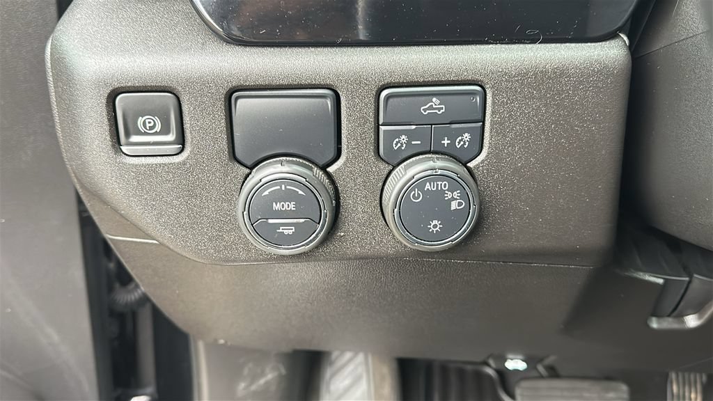 Used 2025 Chevrolet Silverado 1500 LT RWD image 20